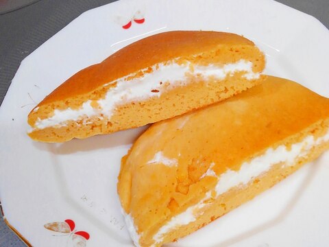 豆乳ホイップサンドの大豆粉パンケーキ